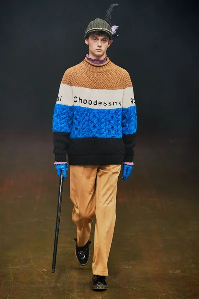 Look 7